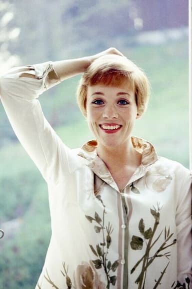 Julie Andrews Sings Her Favorite Songs poster
