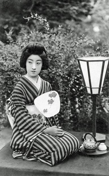 Danseuses japonaises : la danse des ombrelles poster