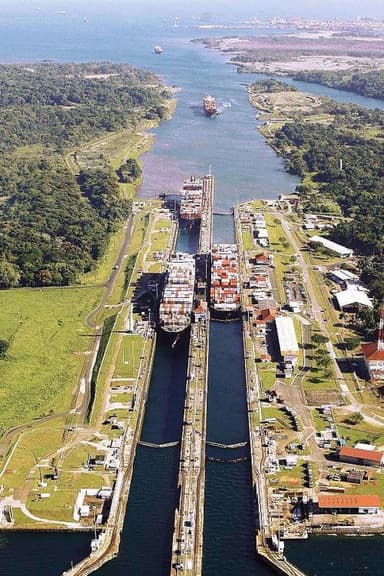 Le canal de Panama poster
