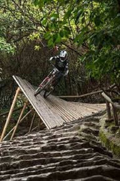 Downhill Urbano poster