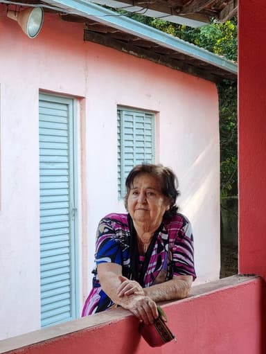 Crônica de uma casa vazia poster